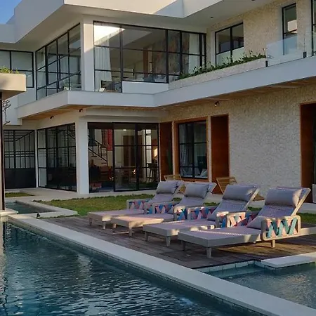 Villa Mosaic - Stunning Designed Spacious Villa - Center Canggu